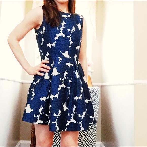Beautiful Patterned dark blue and white Dress - Picture 4 of 13